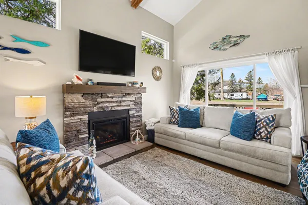 $799,900 | 2973 Indian Trail, Pinckney, MI 48169