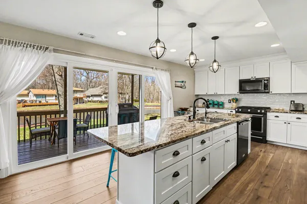 $799,900 | 2973 Indian Trail, Pinckney, MI 48169