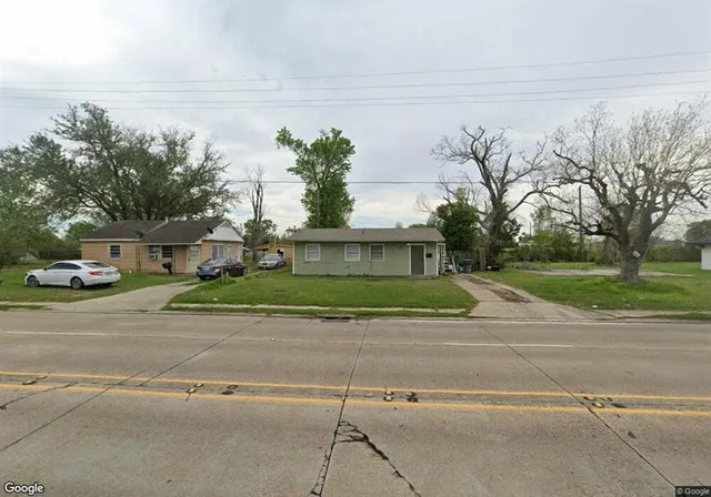 $60,000 | 2236 East Prien Lake Road, Lake Charles, LA 70601