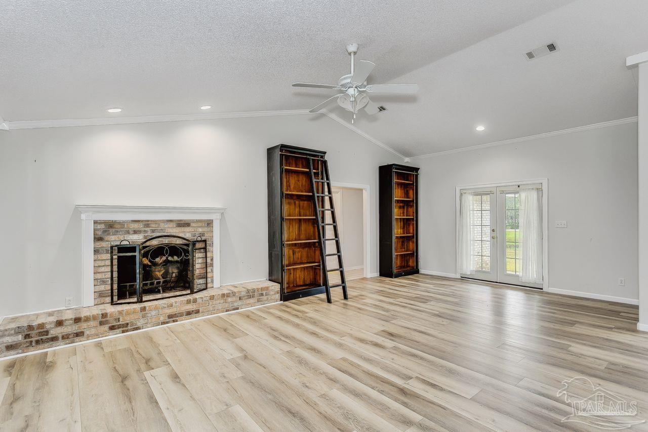 1124 Pearson Road Milton, FL 32583 - Photo 6 of 34 Gallery Image 6