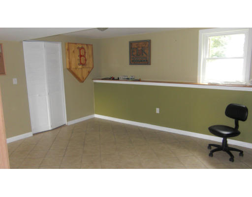 39 Hathaway Road Wilmington, MA 01887 - Photo 11 of 14 Gallery Image 11