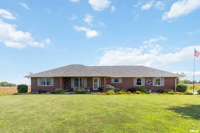 $340,000 | 702 East 3000th Street, Liberty, IL 62347