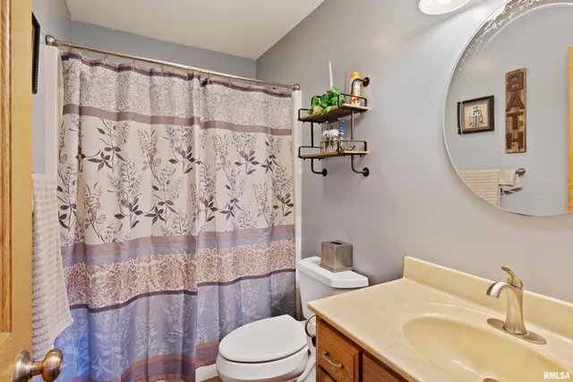 $340,000 | 702 East 3000th Street, Liberty, IL 62347