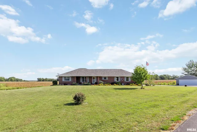 $340,000 | 702 East 3000th Street, Liberty, IL 62347