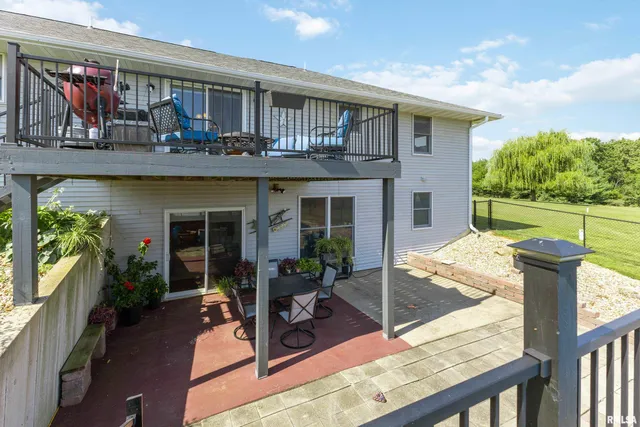 $340,000 | 702 East 3000th Street, Liberty, IL 62347