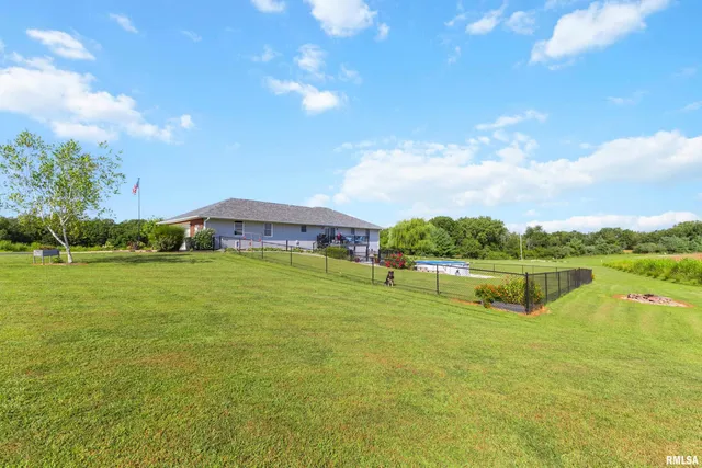 $340,000 | 702 East 3000th Street, Liberty, IL 62347