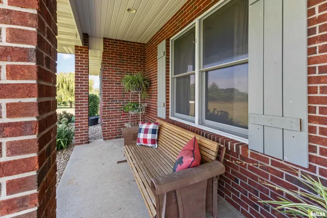 $340,000 | 702 East 3000th Street, Liberty, IL 62347