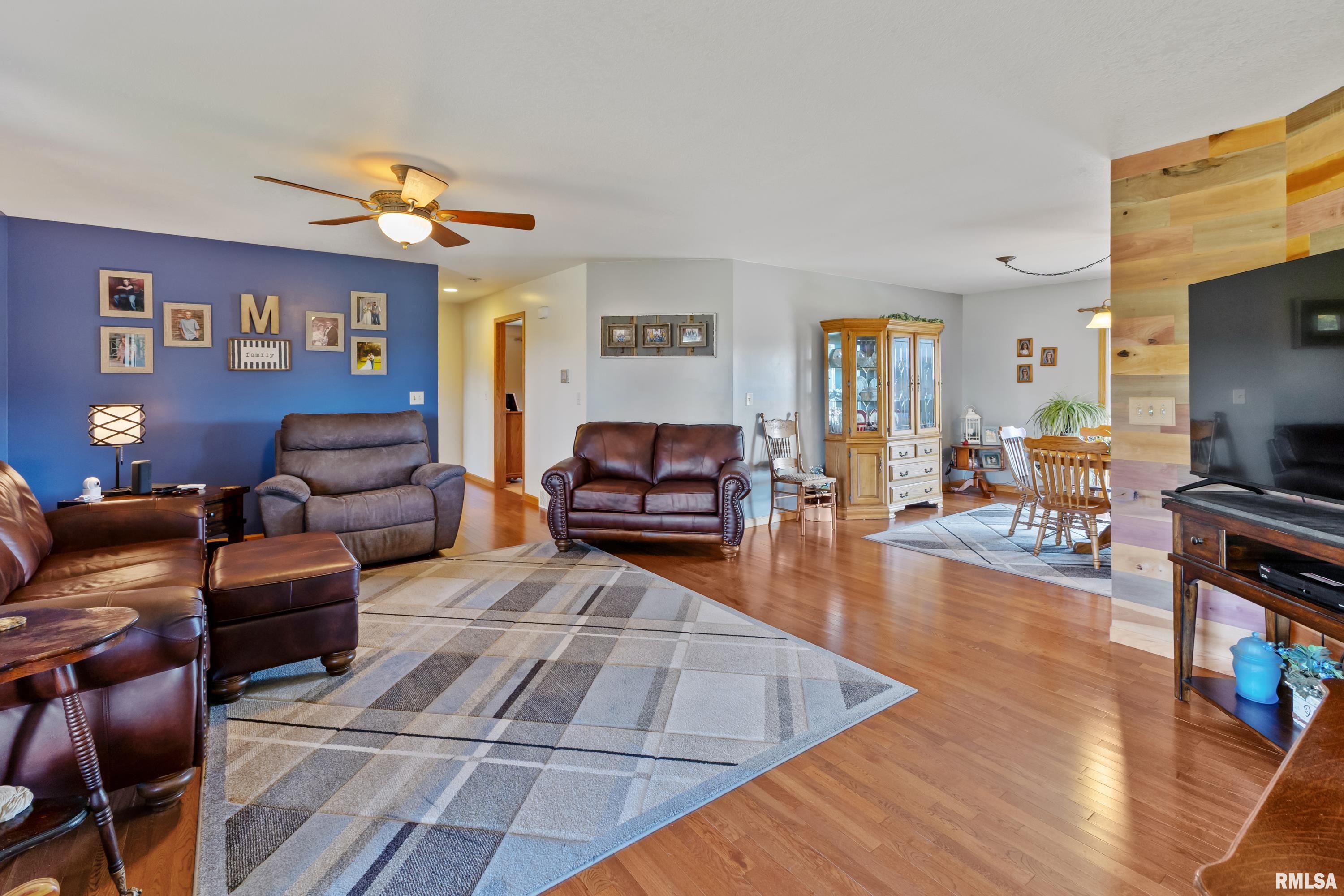 702 East 3000th Street Liberty, IL 62347 - Photo 6 of 42