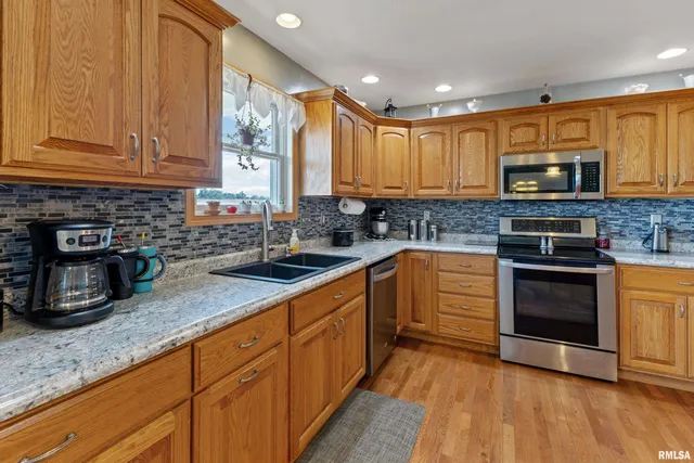 $340,000 | 702 East 3000th Street, Liberty, IL 62347