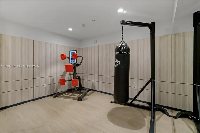 $3,158 | 101 Diplomat Parkway, Unit 1605, Hallandale Beach, FL 33009