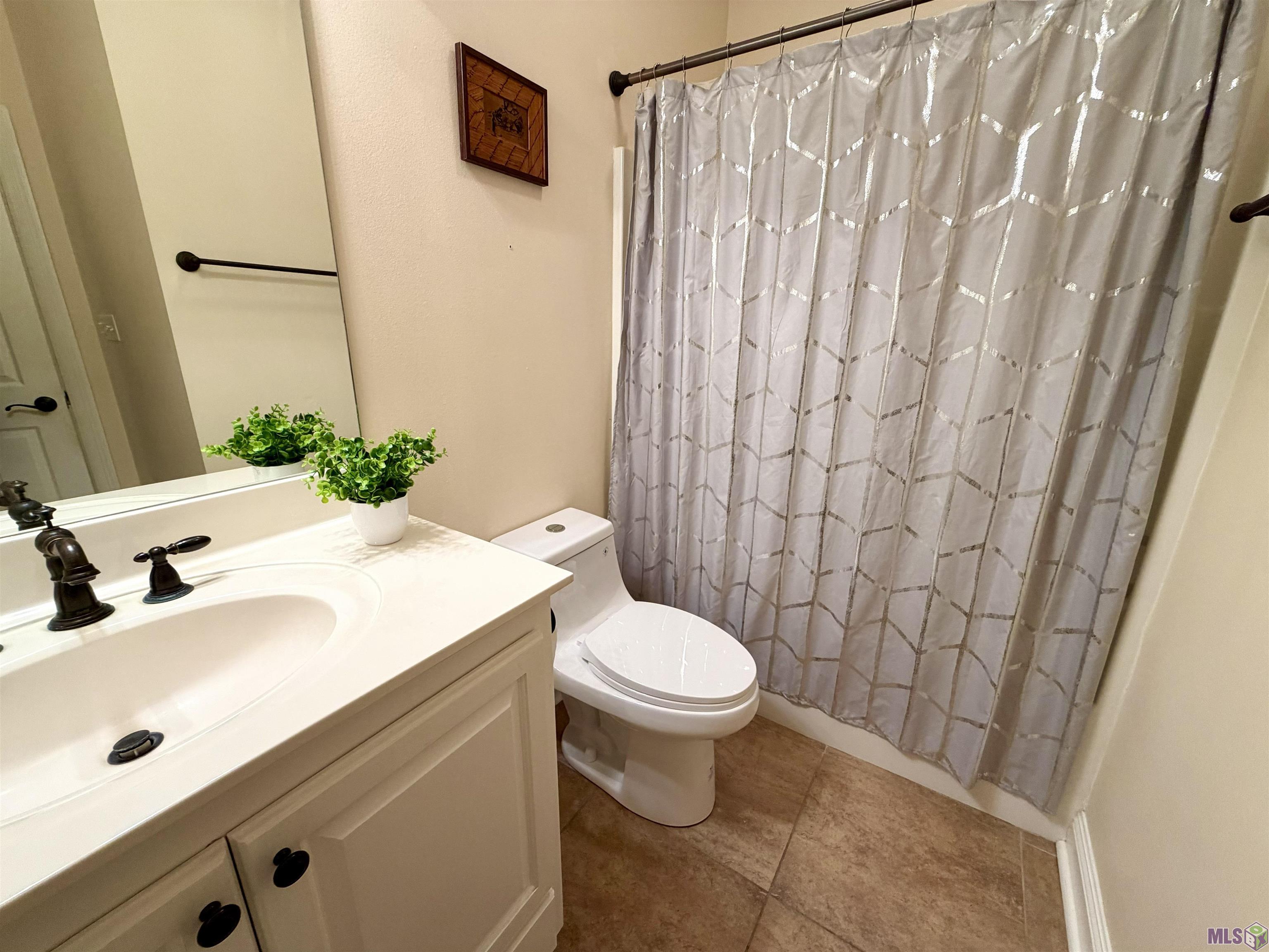 2024 Lac Cache Court Baton Rouge, LA 70816 - Photo 6 of 19