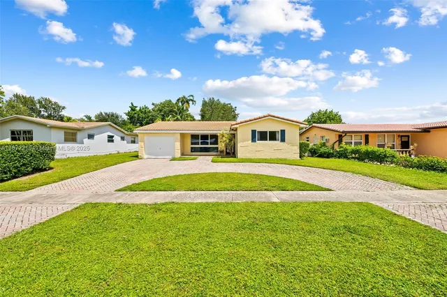 $695,000 | 1925 North 39th Avenue, Hollywood, FL 33021