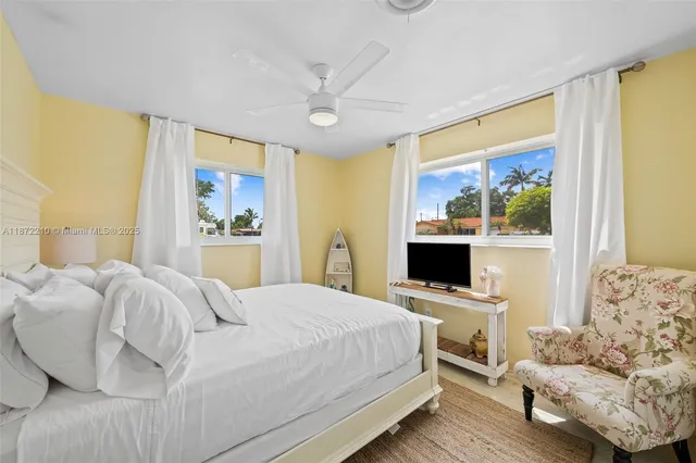 $695,000 | 1925 North 39th Avenue, Hollywood, FL 33021