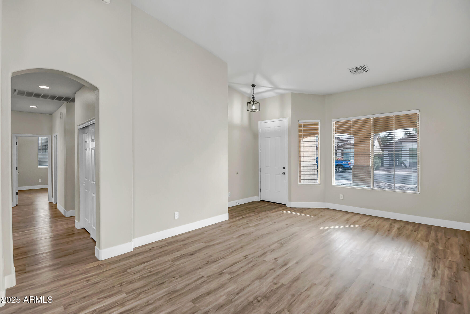 14456 West Boca Raton Road Surprise, AZ 85379 - Photo 3 of 30 DSC_7099