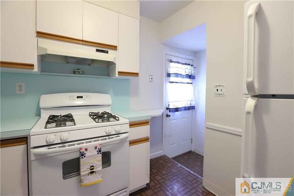 23 Highview Road East Brunswick, NJ 08816 - Photo 5 of 23 Gallery Image 5