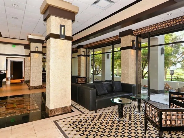 $979,000 | 1255 North Gulfstream Avenue, Unit 204, Sarasota, FL 34236