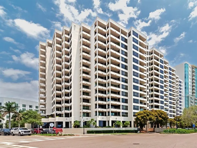 $979,000 | 1255 North Gulfstream Avenue, Unit 204, Sarasota, FL 34236