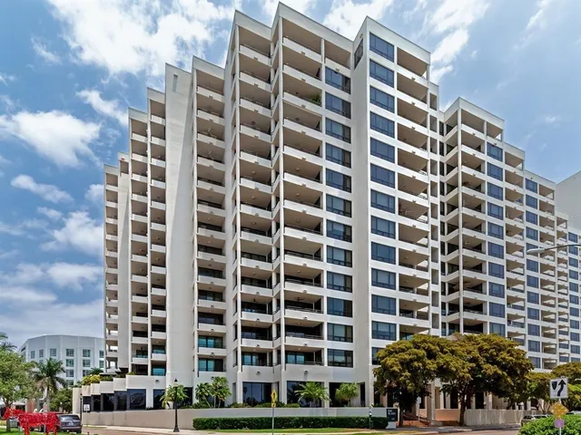 $979,000 | 1255 North Gulfstream Avenue, Unit 204, Sarasota, FL 34236