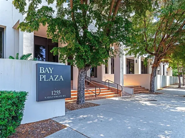 $979,000 | 1255 North Gulfstream Avenue, Unit 204, Sarasota, FL 34236