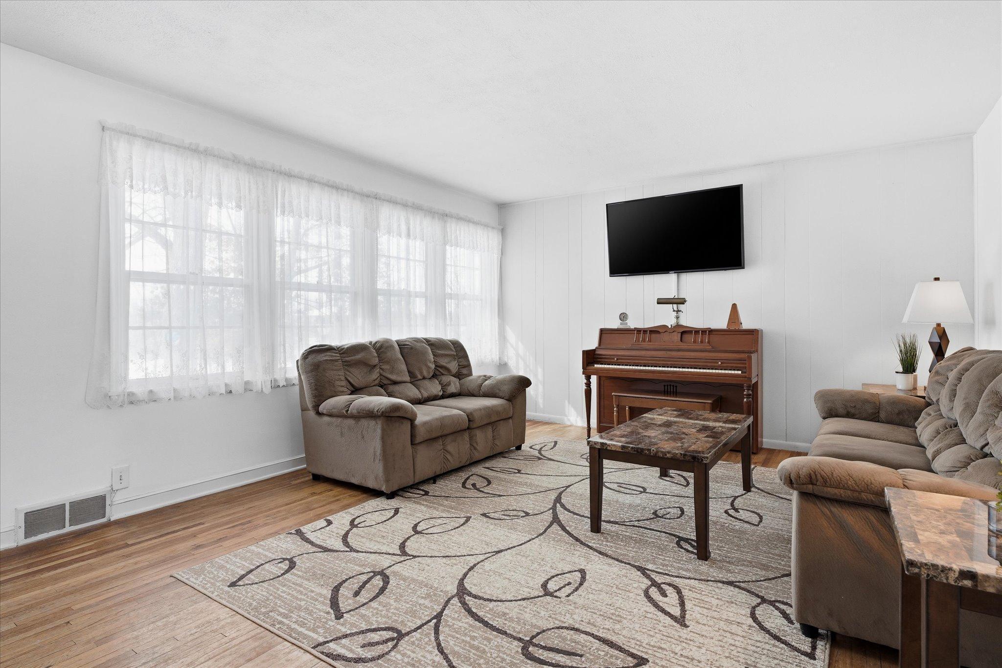 400 Mill Street Excelsior, MN 55331 - Photo 5 of 39