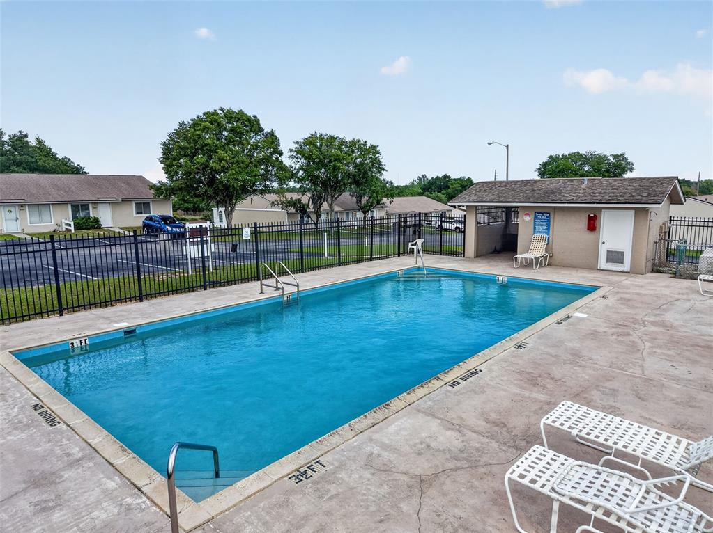 30136 Tavares Ridge Boulevard, Unit 30136 Tavares, FL 32778 - Photo 2 of 18