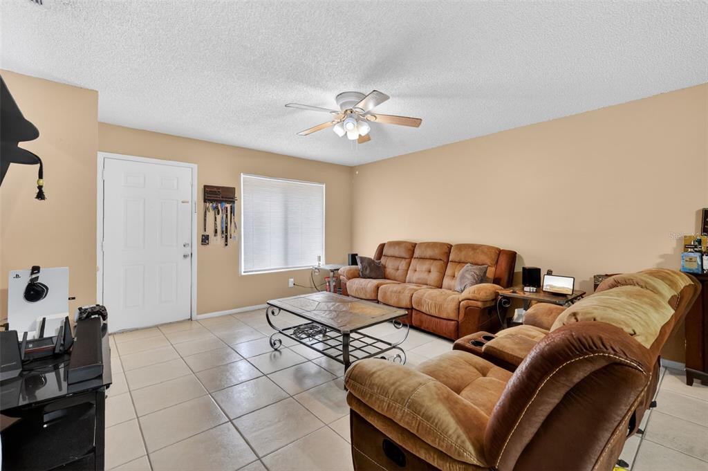 30136 Tavares Ridge Boulevard, Unit 30136 Tavares, FL 32778 - Photo 3 of 18