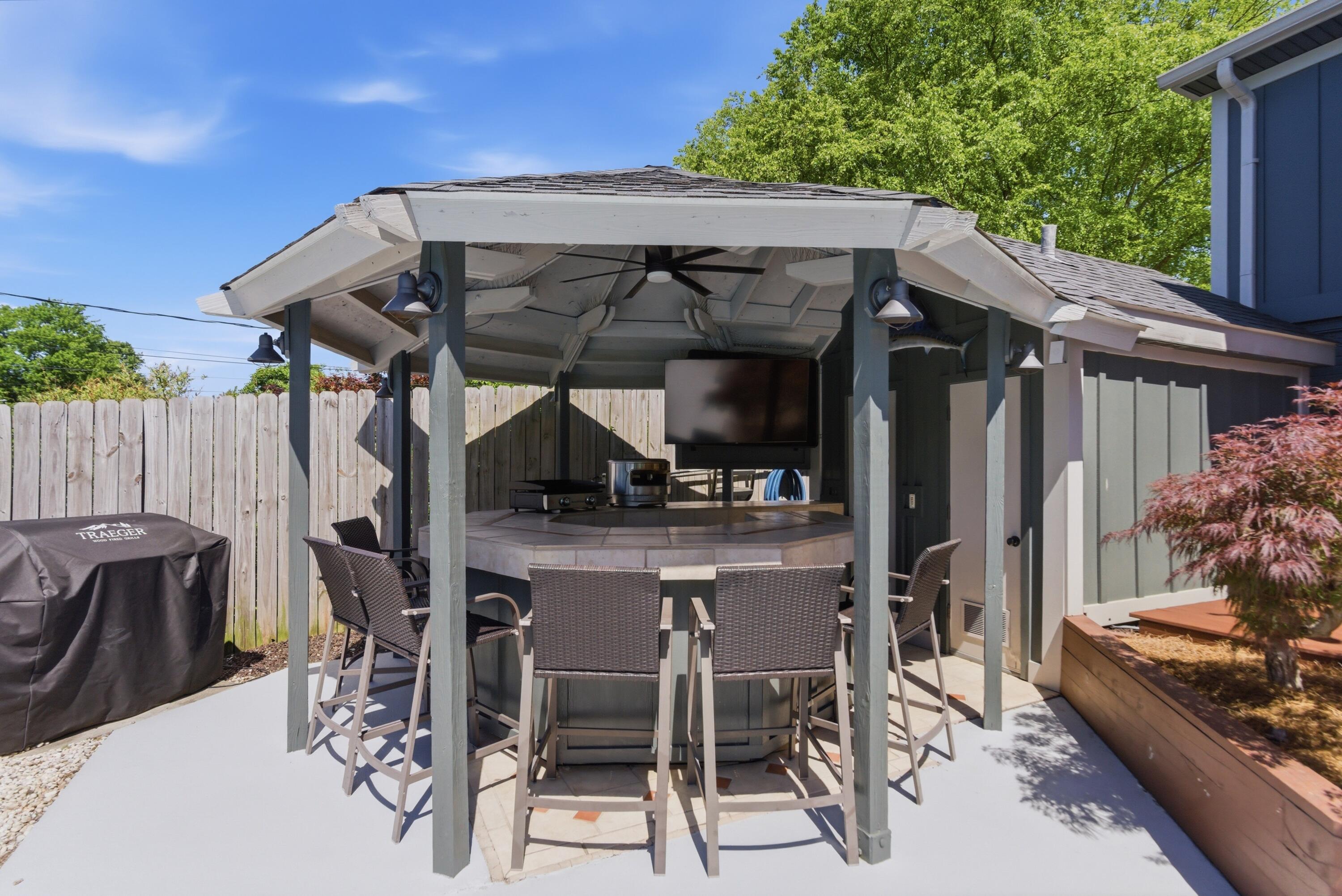2938 Montavesta Road Lexington, KY 40502 - Photo 47 of 56 Outdoor bar