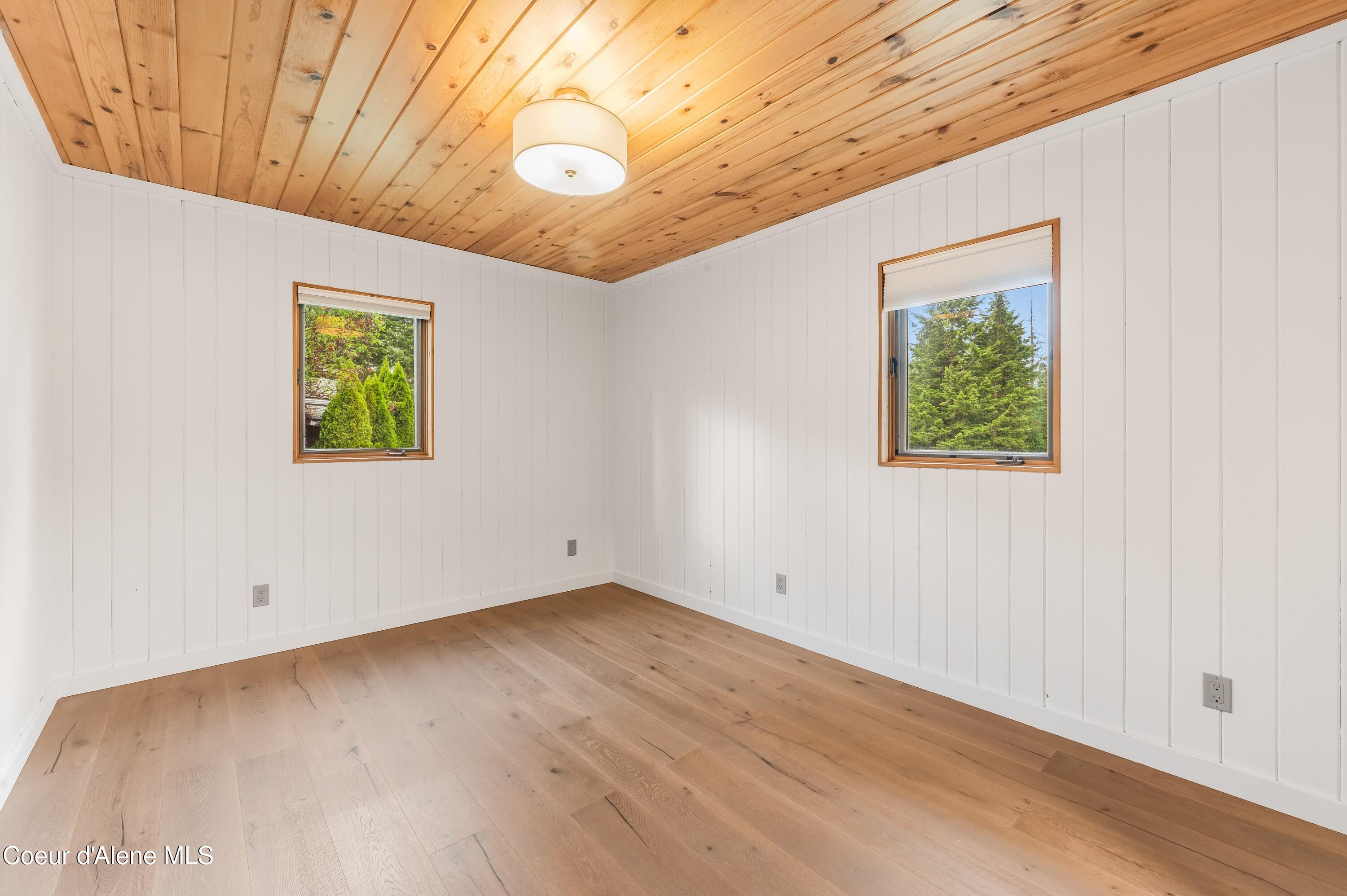 1143 East Rookery Road Hayden, ID 83835 - Photo 18 of 67 1st Floor Bedroom