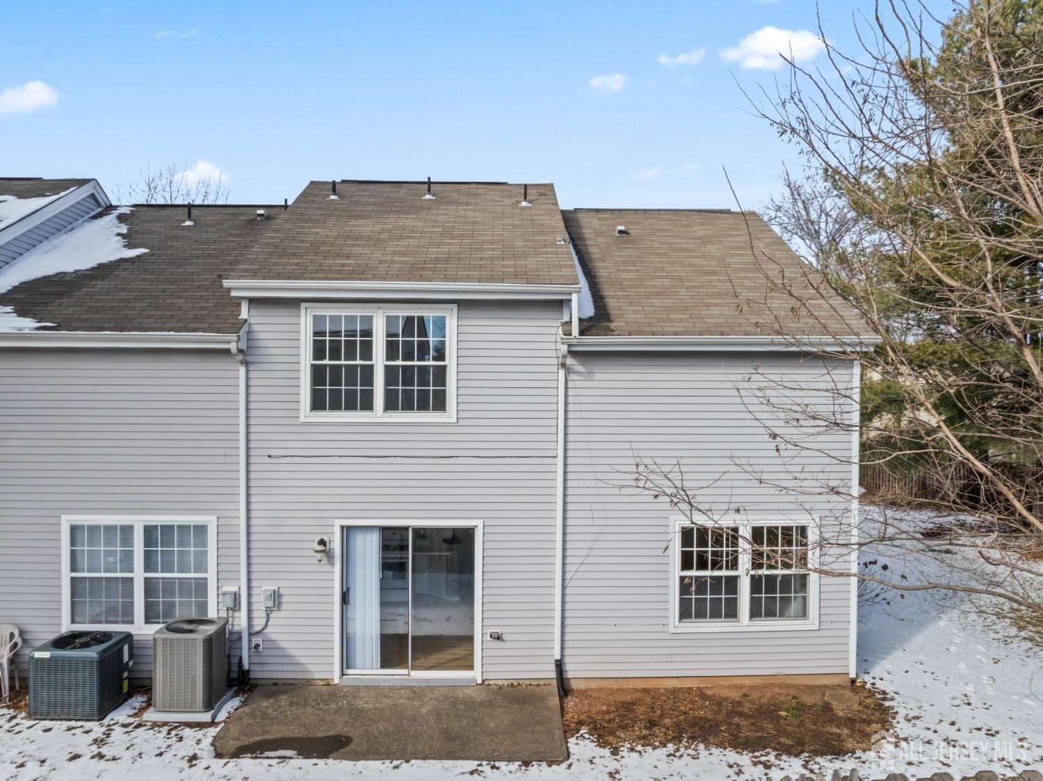 95 Lawrence Street New Brunswick, NJ 08901 - Photo 21 of 25 a brick house with a large windows