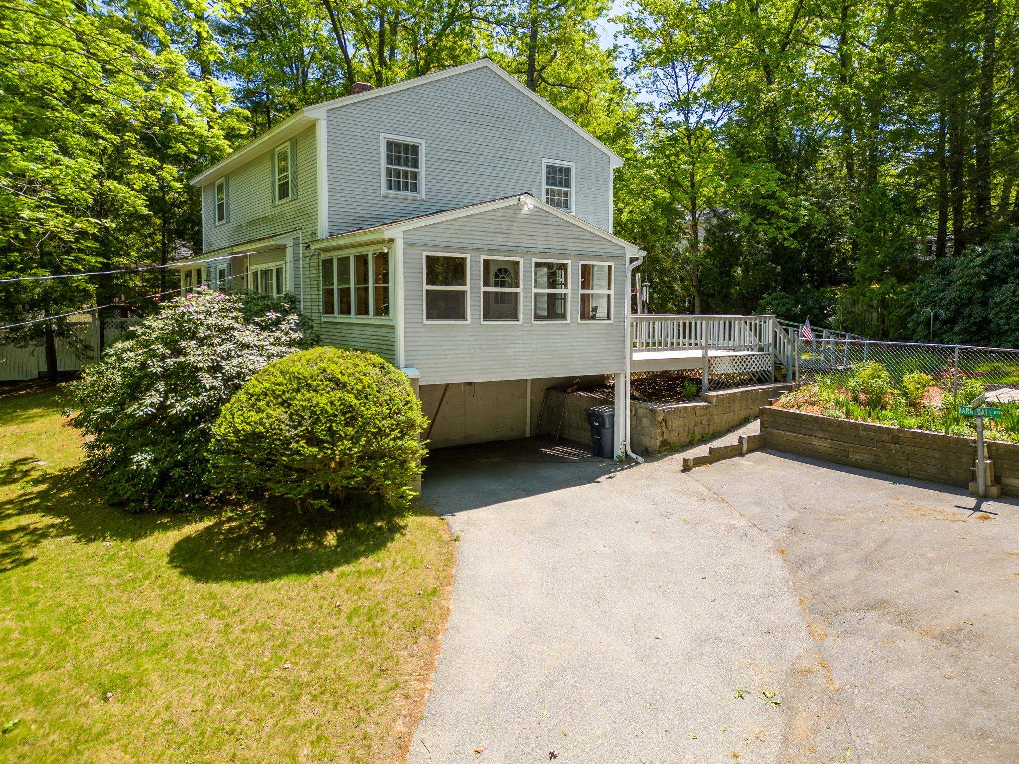 9 Barnesdale Road Nashua, NH 03062 - Photo 4 of 40