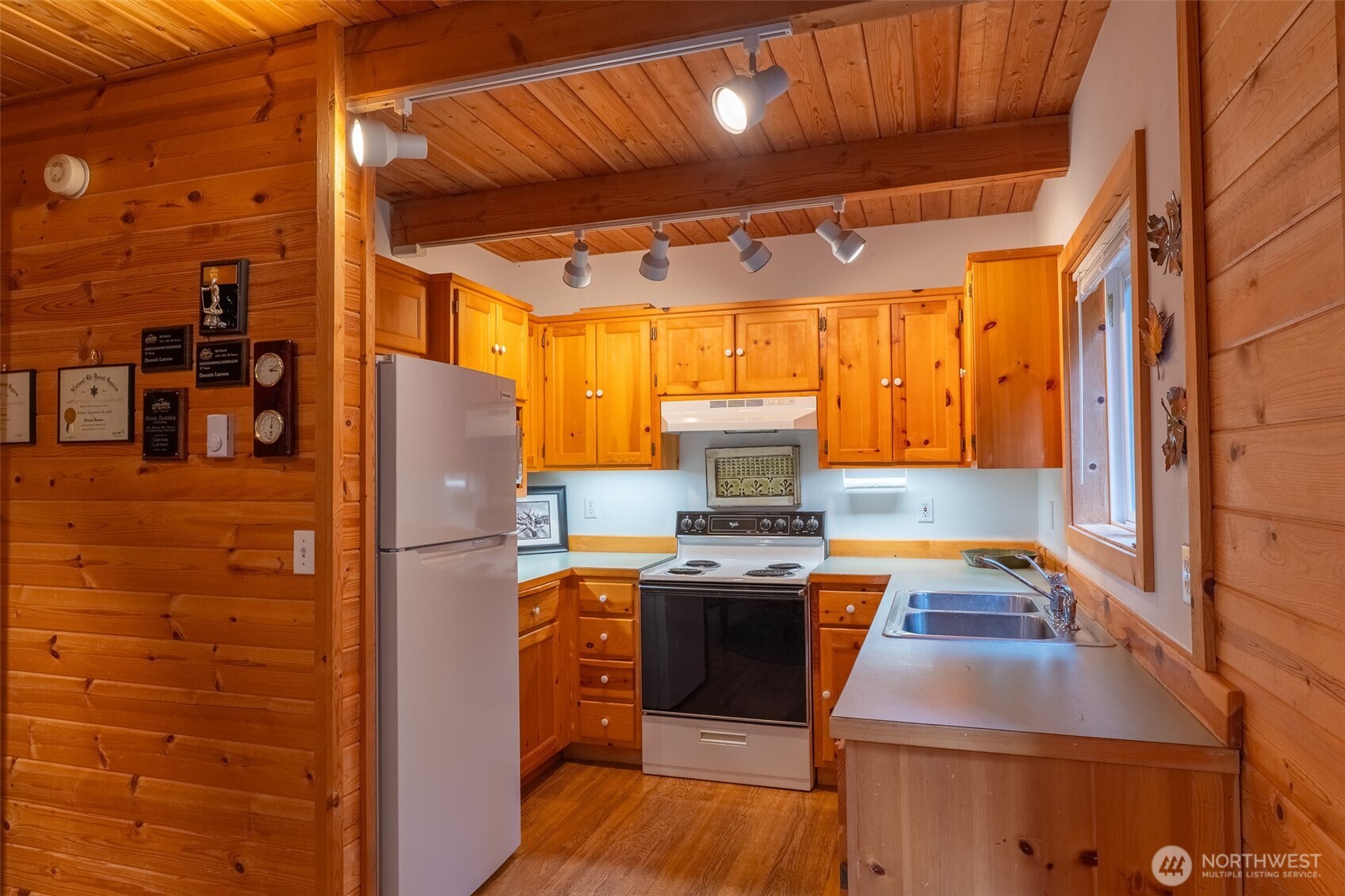 13008 Welcome Road Deming, WA 98244 - Photo 18 of 39