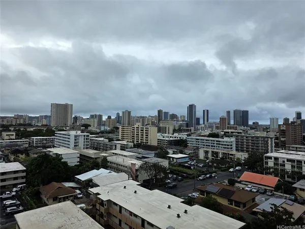 $2,395 | 1201 Wilder Avenue, Unit 1001, Honolulu, HI 96822