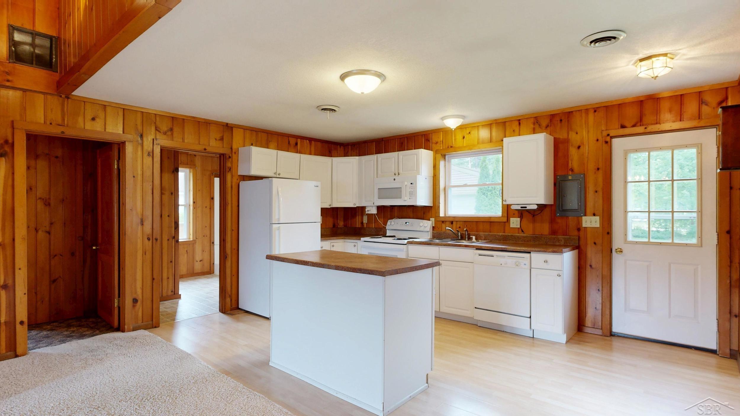 4344 Bay Road Gladwin, MI 48624 - Photo 12 of 59