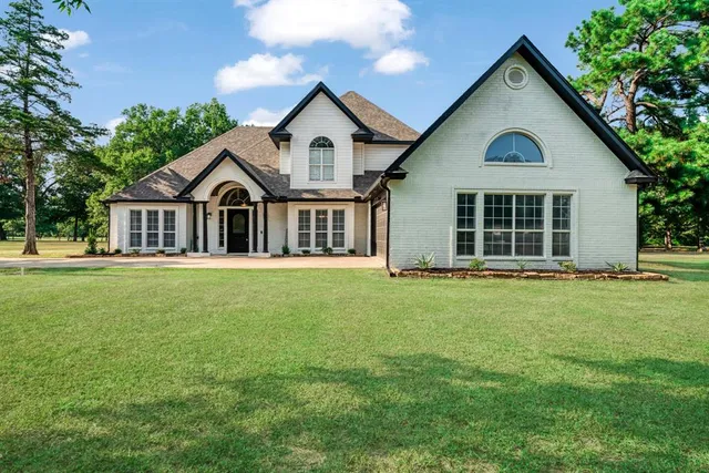 $389,900 | 77 County Road 3010, Clarksville, TX 75426