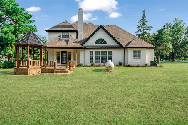 $389,900 | 77 County Road 3010, Clarksville, TX 75426