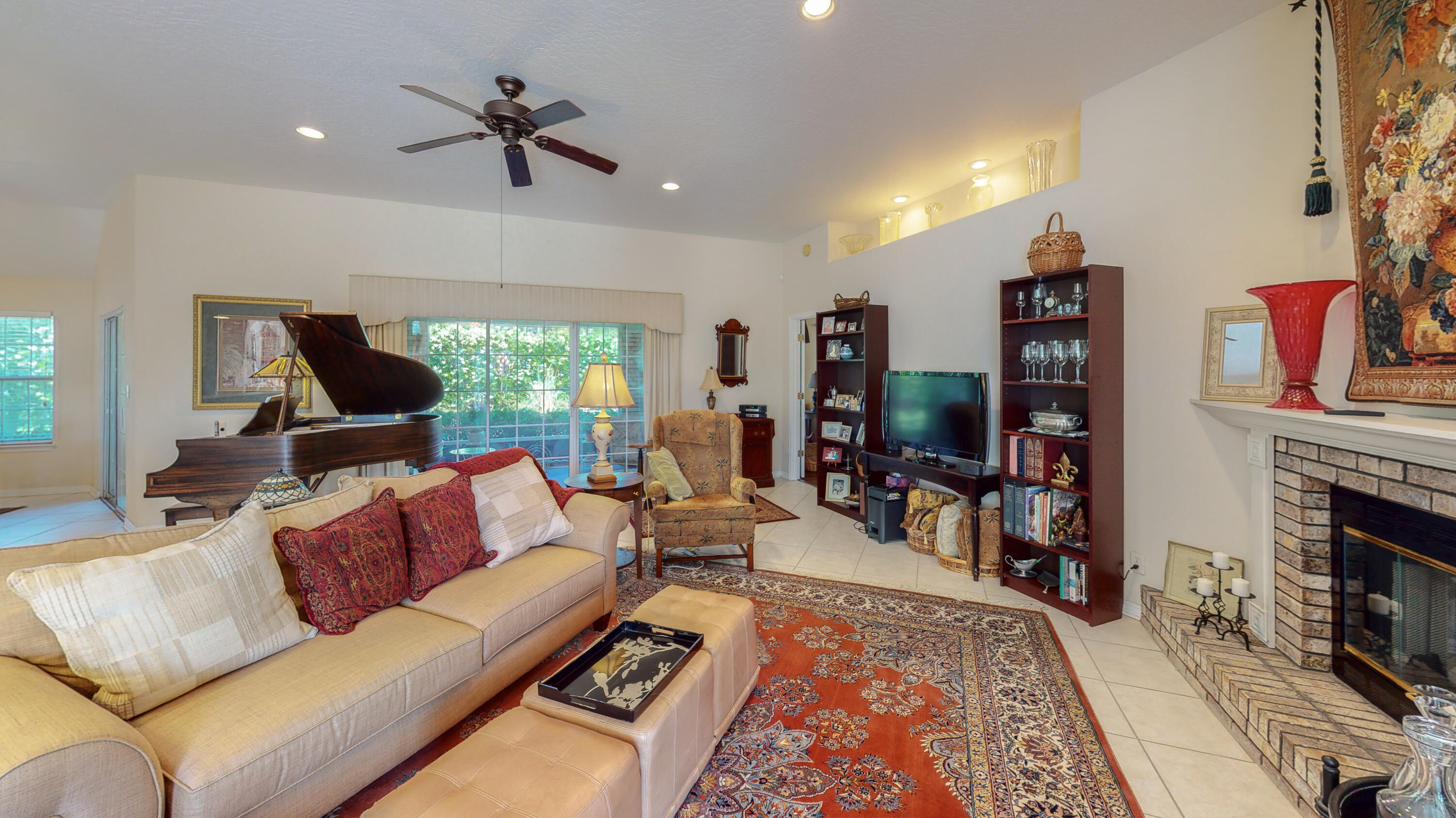 400 North Holiday Road Miramar Beach, FL 32550 - Photo 7 of 35 400-N-Holiday-Rd-Living-Room