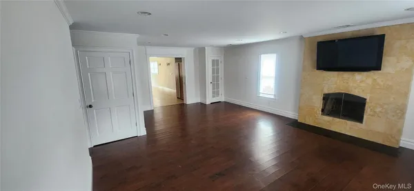 $5,000 | 1524 Express Drive South, Brentwood, NY 11717