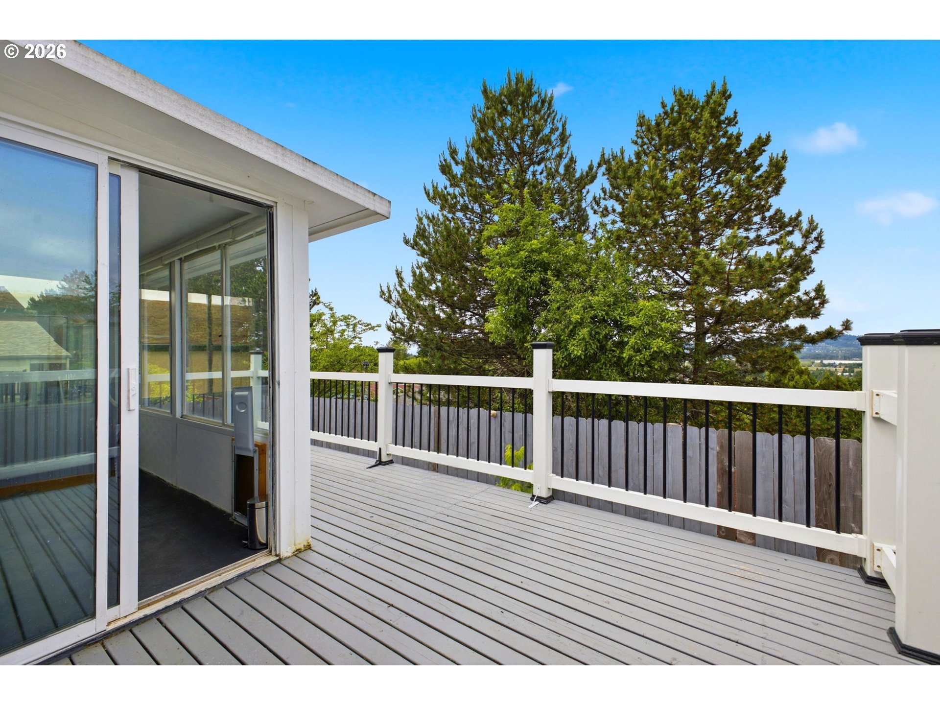 851 Southwest Sunset Way, Unit 28 Troutdale, OR 97060 - Photo 31 of 40 Deck