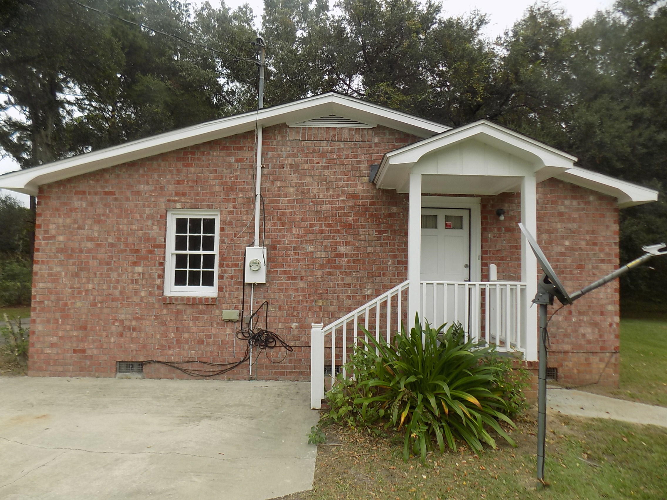 1019 Red Hill Road Huger, SC 29450 - Photo 2 of 17 DSCN2127