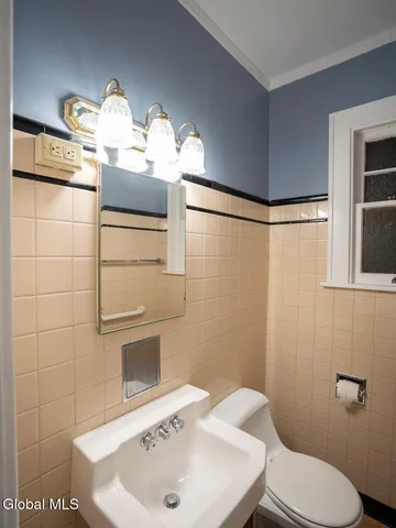 $355,000 | 1 Mc Leod Road, Troy, NY 12180