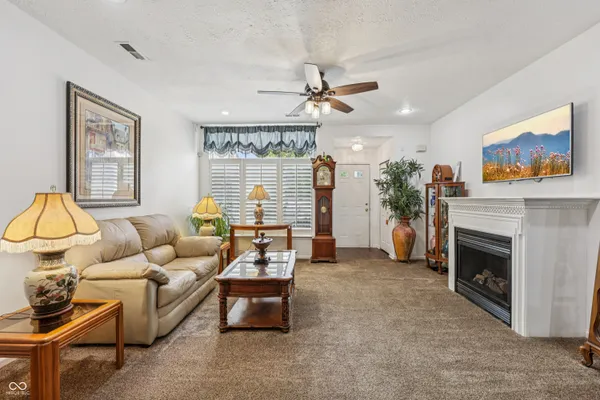 $189,900 | 257 Strand Lane, Unit C, Avon, IN 46123