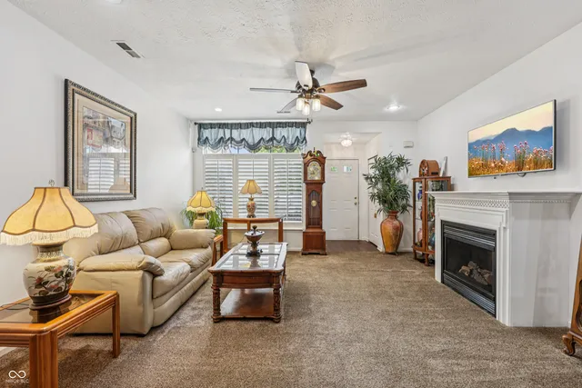 $199,900 | 257 Strand Lane, Unit C, Avon, IN 46123