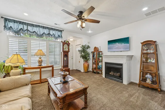 $199,900 | 257 Strand Lane, Unit C, Avon, IN 46123