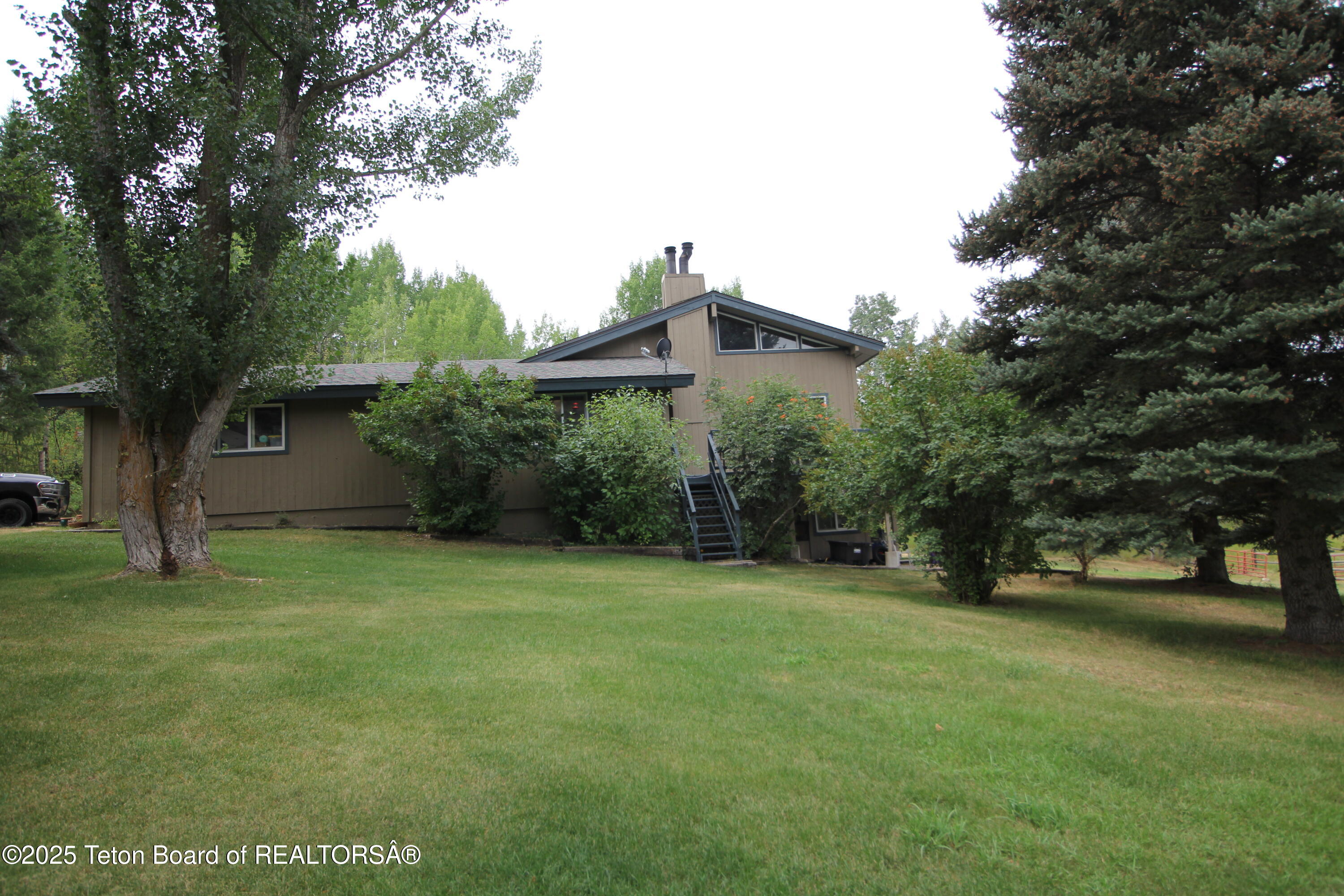 1534 Aspen Hollow Road Thayne, WY 83127 - Photo 4 of 42 IMG_7219