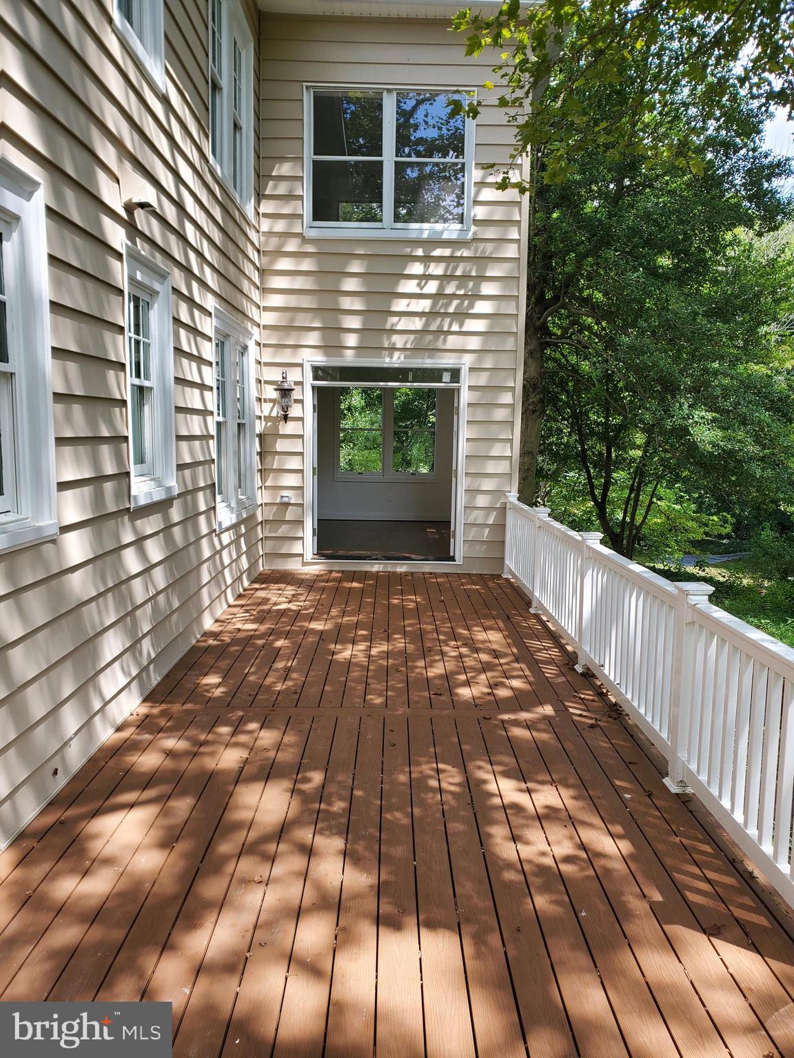 410 Old Orchard Road Baltimore, MD 21229 - Photo 3 of 31 Gallery Image 3