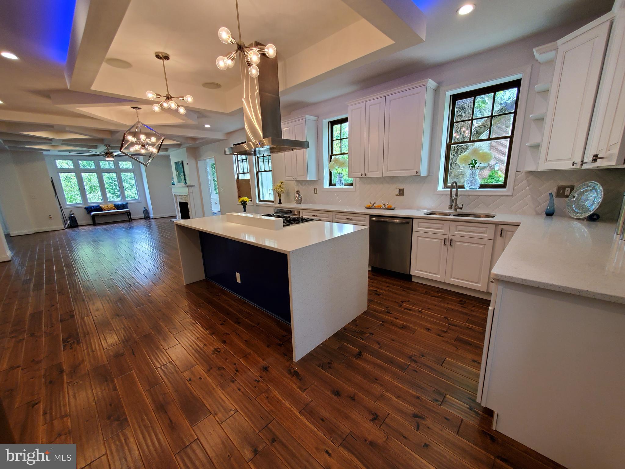 410 Old Orchard Road Baltimore, MD 21229 - Photo 4 of 31 Gallery Image 4