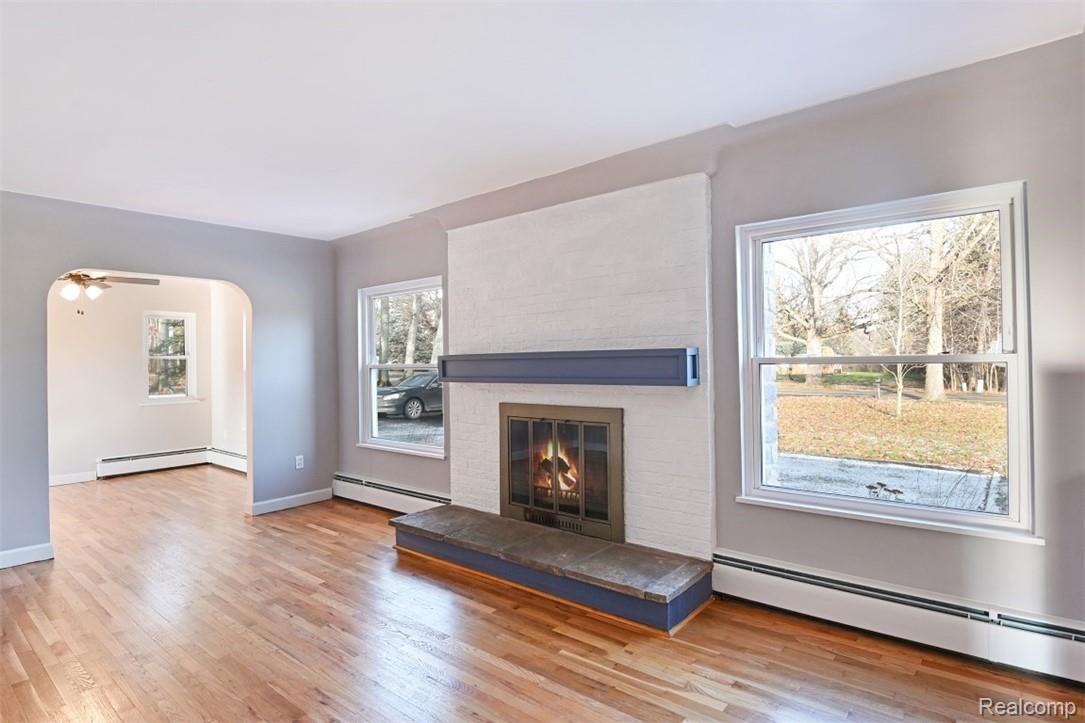 3505 Mason Road Howell, MI 48843 - Photo 6 of 28 Living room view to the dining room