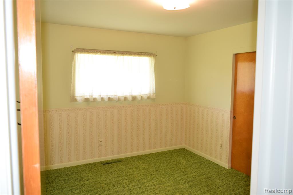 10048 Clark Road Davison, MI 48423 - Photo 10 of 29