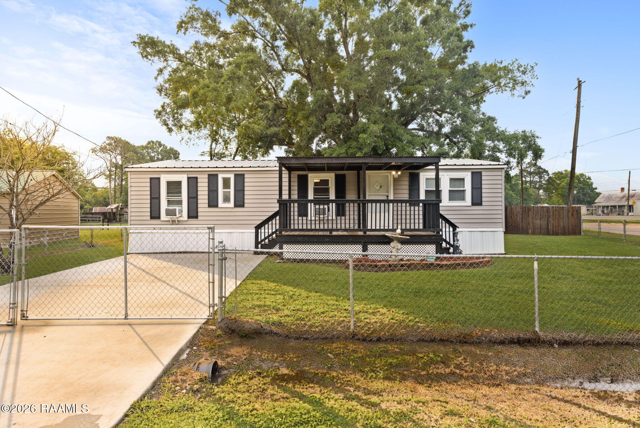 204 Longbridge Road Lafayette, LA 70501 - Photo 27 of 27 5-web-or-mls-204 Longbridge Rd-5
