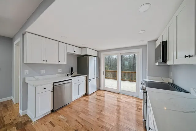 $3,500 | 13 Broadway, Unit 1, Raynham, MA 02767